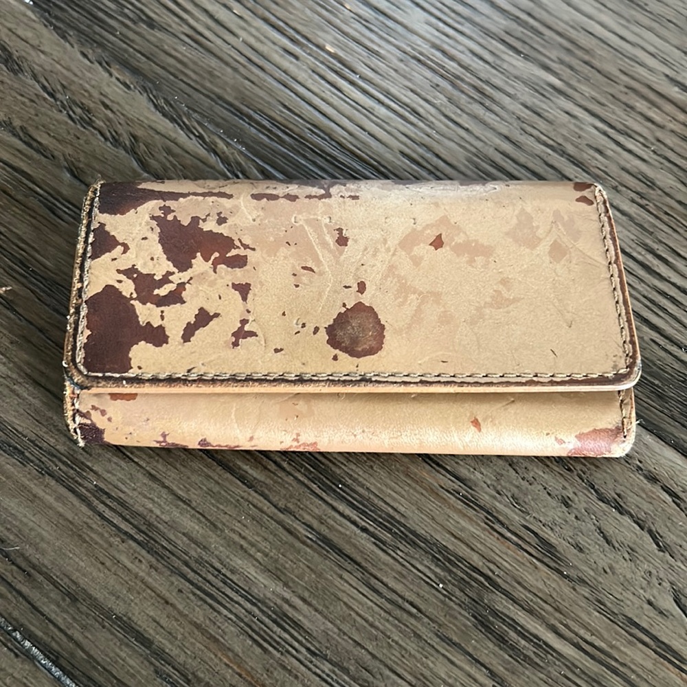 Louis Vuitton Matte Vernis Key Pouch - Picture 1 of 9